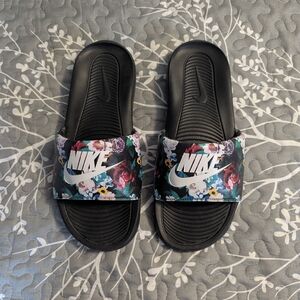 Nike Black Floral Slide Sandals Size 10